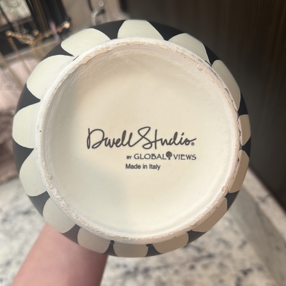 Patterned ceramic vase - Picture 3 of 3